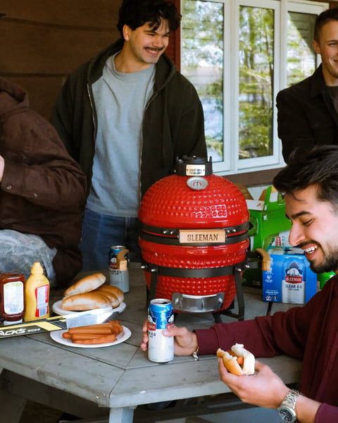 Concours Gagnez l'un des trois Barbecues de Sleeman Beer!
