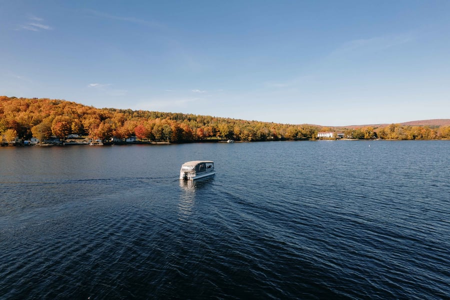 Concours Gagnez un forfait Plaisirs d'automne pour deux personnes au Manoir du lac William!
