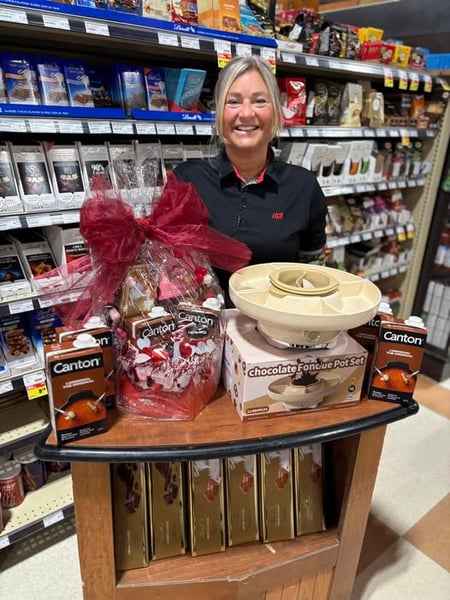 Concours St-Valentin IGA H.Després Ltée Sutton- Gagner un pot à fondue au chocolat ainsi qu’un panier de produits Canton ainsi que Lindt!