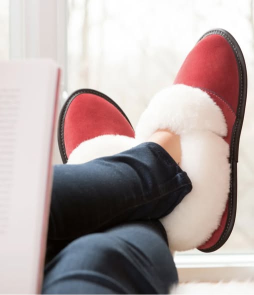 Concours Les cuirs pleine fleur- Gagner une paire de pantoufles de mouton Garneau d'une valeur de 135$!