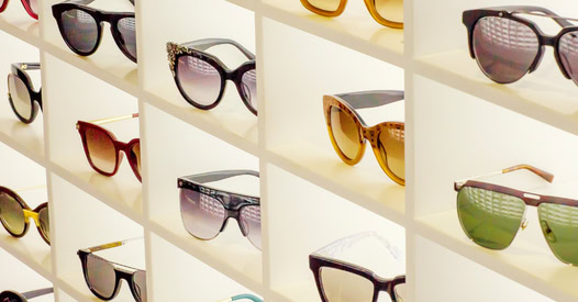 Concours Maillots Maillots et Oakley - Gagnez  une paire de lunette de soleil de votre choix parmi la sélection disponible chez Maillots Maillots!