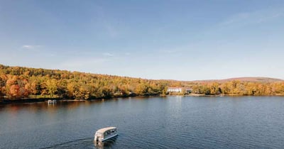 Concours Gagnez un forfait plaisir d'automne pour deux au Manoir du Lac William!
