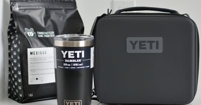 Concours Gagnez une boîte à lunch YETI, une tasse YETI et un sac de café livré chaque mois pendant 4 mois!