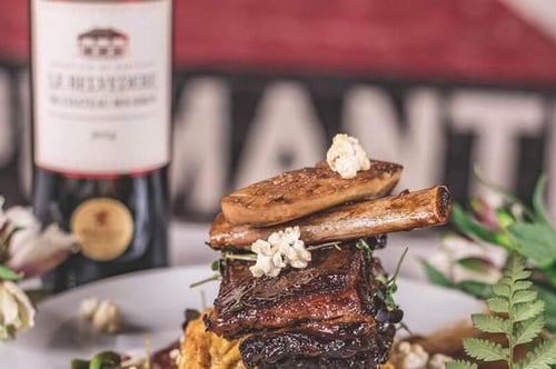 Concours Gagnez une table d’hôte gastronomique pour 2 personnes au restaurant Les Contrebandiers!