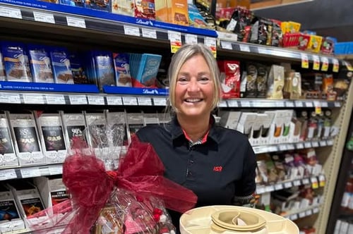 Concours St-Valentin IGA H.Després Ltée Sutton- Gagner un pot à fondue au chocolat ainsi qu’un panier de produits Canton ainsi que Lindt!