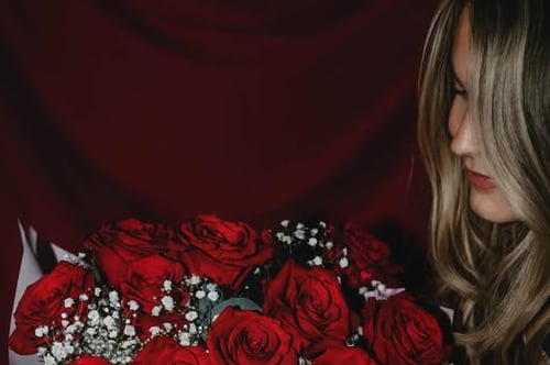 Concours St-Valentin Vert Tige- Gagner un magnifique bouquet de 12 roses rouges!